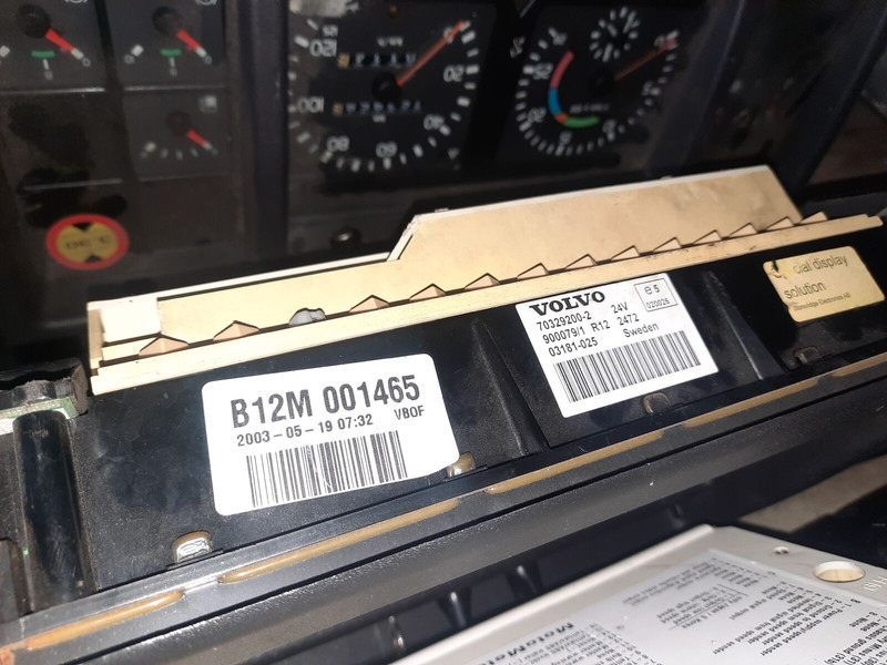 Volvo 70361832-1 . 70361831. 70329201-2 .22205475-P03. 70392912-P01/ - Приборная панель: фото 5 Volvo 70361832-1 . 70361831. 70329201-2 .22205475-P03. 70392912-P01/ - Приборная панель: фото 5