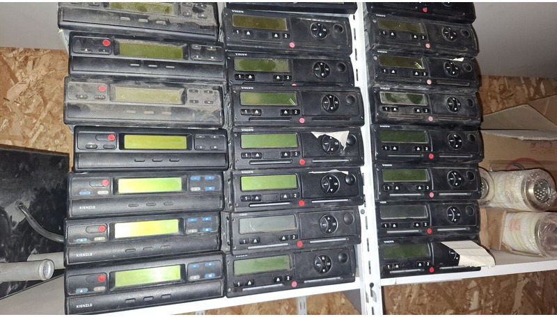 Volvo Video system x-dmr 8 R8 Compact RJ45 - Электрическая система: фото 1 Volvo Video system x-dmr 8 R8 Compact RJ45 - Электрическая система: фото 1