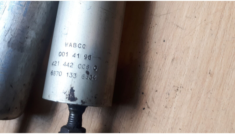 Wabco Scania - Амортизатор: фото 1 Wabco Scania - Амортизатор: фото 1