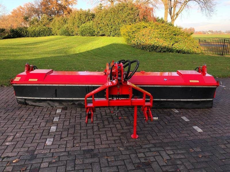 Dücker SFK 4500 veegmachine - Косилка: фото 5 Dücker SFK 4500 veegmachine - Косилка: фото 5