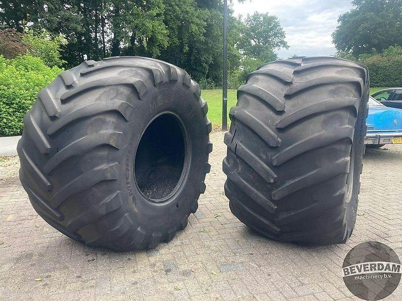 Michelin MEGA BIB 1050/50R32 - Шина для Сельскохозяйственной техники: фото 1 Michelin MEGA BIB 1050/50R32 - Шина для Сельскохозяйственной техники: фото 1