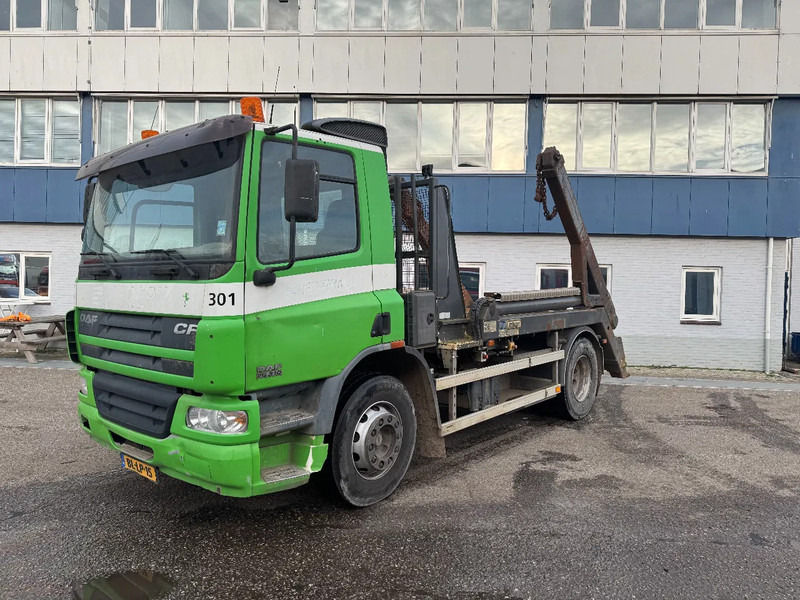DAF CF 75.310 4X2 HYVALIFT SKIPLOADER MANUAL GEAR FULL STEEL - Портальный бункеровоз: фото 5 DAF CF 75.310 4X2 HYVALIFT SKIPLOADER MANUAL GEAR FULL STEEL - Портальный бункеровоз: фото 5
