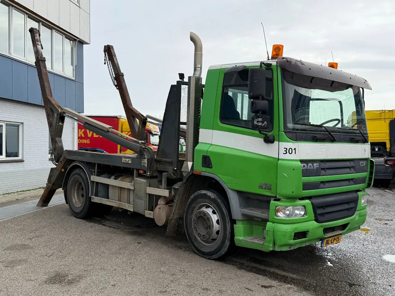 DAF CF 75.310 4X2 HYVALIFT SKIPLOADER MANUAL GEAR FULL STEEL - Портальный бункеровоз: фото 3 DAF CF 75.310 4X2 HYVALIFT SKIPLOADER MANUAL GEAR FULL STEEL - Портальный бункеровоз: фото 3