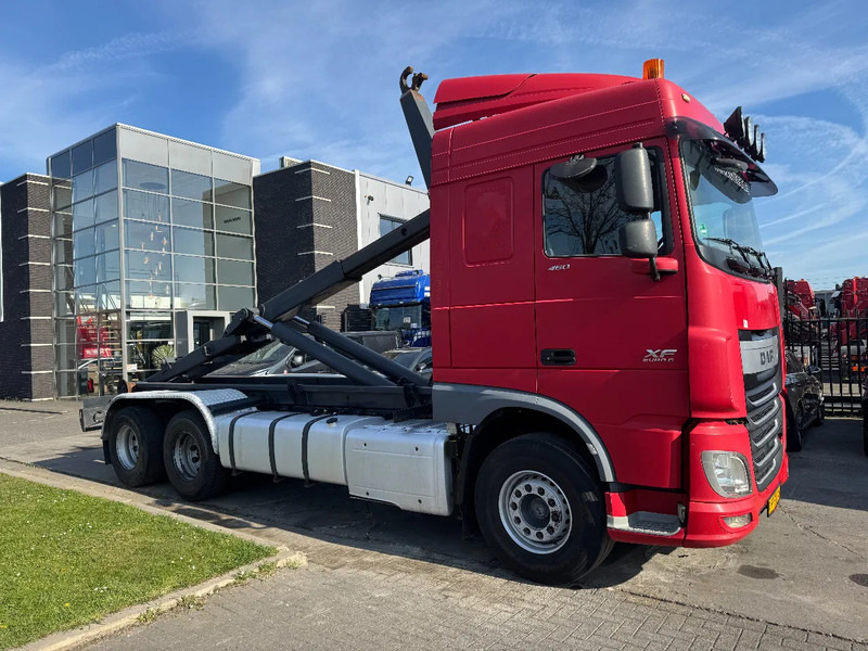 DAF XF 460 6X2 EURO 6 VDL HOOK 20T - Крюковой мультилифт: фото 1 DAF XF 460 6X2 EURO 6 VDL HOOK 20T - Крюковой мультилифт: фото 1