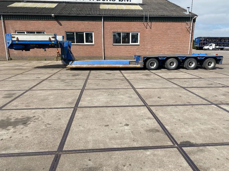 Goldhofer 4 AXEL STEERING - Низкорамный полуприцеп: фото 1 Goldhofer 4 AXEL STEERING - Низкорамный полуприцеп: фото 1