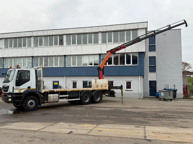 Iveco Trakker 360 6X4 EURO 6 + PALFINGER PK20001K + REMOTE CONTROL - Грузовик бортовой/ Платформа, Автоманипулятор: фото 2 Iveco Trakker 360 6X4 EURO 6 + PALFINGER PK20001K + REMOTE CONTROL - Грузовик бортовой/ Платформа, Автоманипулятор: фото 2