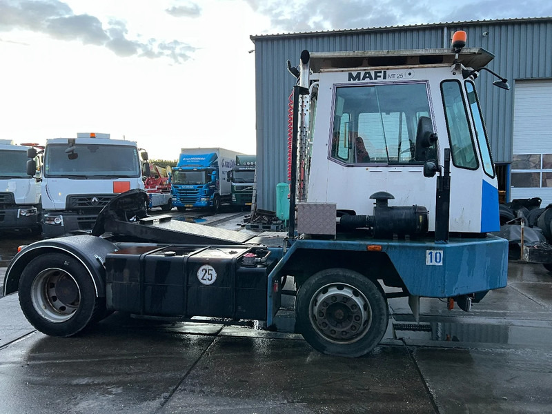 Mafi MT25T131C 4X2 *GEARBOX DON'T GO IN REVERSE* MT25T131C - Терминальный тягач: фото 4 Mafi MT25T131C 4X2 *GEARBOX DON'T GO IN REVERSE* MT25T131C - Терминальный тягач: фото 4