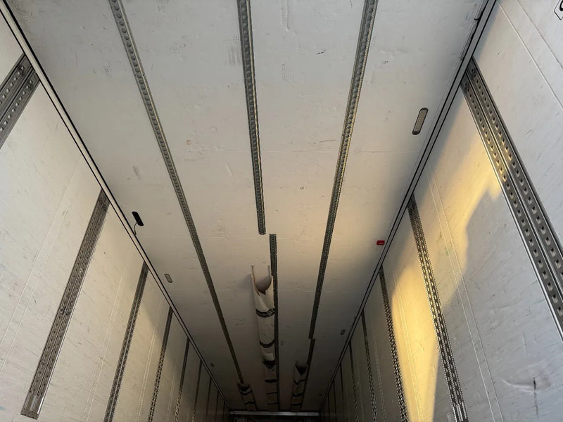 Полуприцеп-рефрижератор Schmitz Cargobull SKO THERMO KING SLX300 DISC BRAKES DOPPELSTOCK: фото 10 Полуприцеп-рефрижератор Schmitz Cargobull SKO THERMO KING SLX300 DISC BRAKES DOPPELSTOCK: фото 10