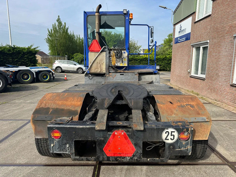 Terberg YT 182 MOTOR ROOKT - Терминальный тягач: фото 5 Terberg YT 182 MOTOR ROOKT - Терминальный тягач: фото 5