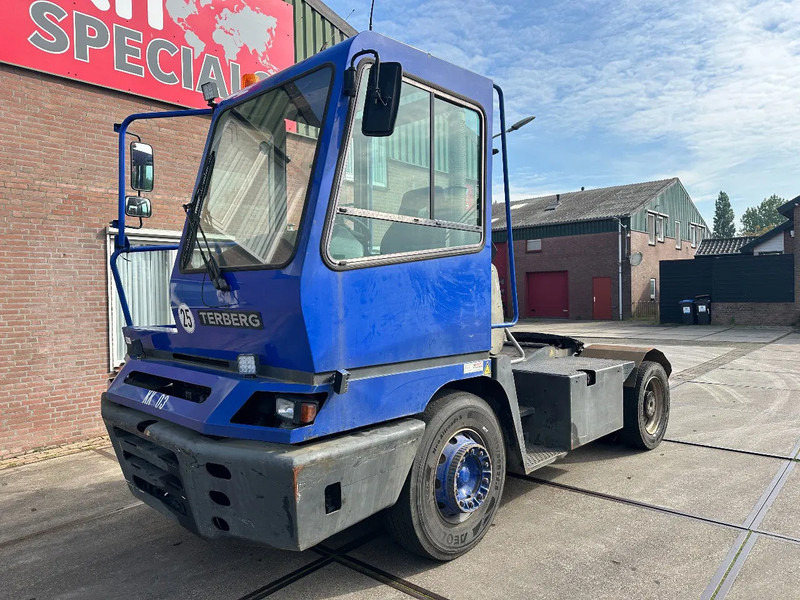 Terberg YT 182 MOTOR ROOKT - Терминальный тягач: фото 2 Terberg YT 182 MOTOR ROOKT - Терминальный тягач: фото 2