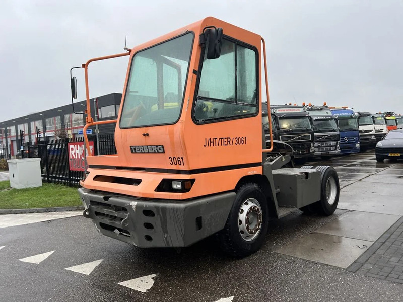 Terberg YT 222 YT222 - Терминальный тягач: фото 1 Terberg YT 222 YT222 - Терминальный тягач: фото 1