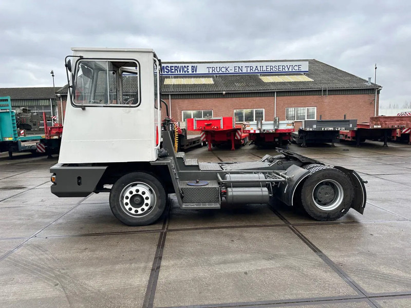 Terberg YT YT17 - Терминальный тягач: фото 2 Terberg YT YT17 - Терминальный тягач: фото 2