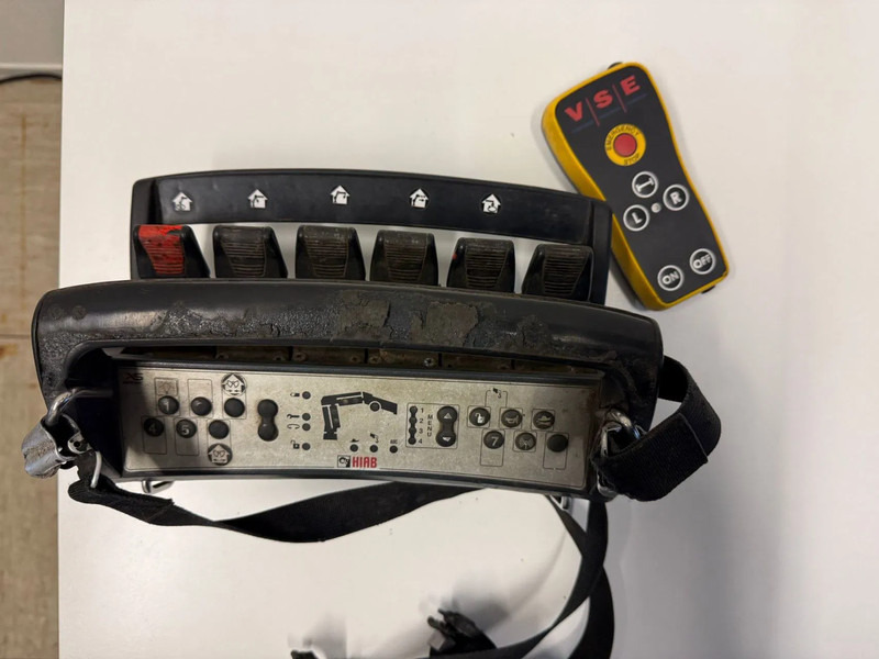 Van Hool VHLO-205 AN, HIAB 099E-1HIPRO REMOTE CONTROLE - Полуприцеп бортовой/ Платформа: фото 3 Van Hool VHLO-205 AN, HIAB 099E-1HIPRO REMOTE CONTROLE - Полуприцеп бортовой/ Платформа: фото 3