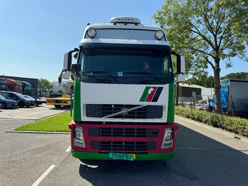 Volvo FH 12.420 6X2 - EURO 3 + HANGER NETAM-FRUEHAUF + THERMOKING + DHOLLANDIA LIFT - Рефрижератор: фото 2 Volvo FH 12.420 6X2 - EURO 3 + HANGER NETAM-FRUEHAUF + THERMOKING + DHOLLANDIA LIFT - Рефрижератор: фото 2