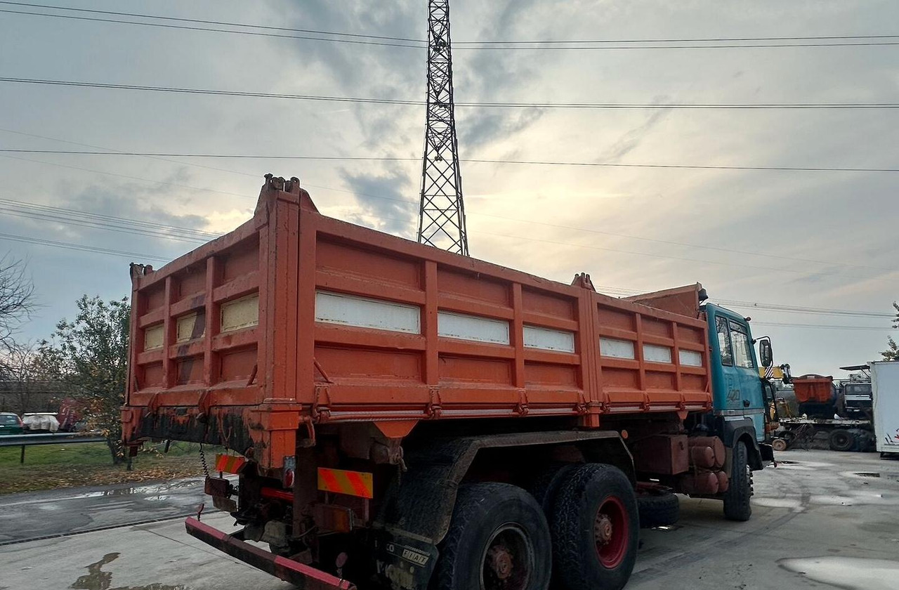 Самосвал Renault R420 3 assi ribaltabile: фото 16 Самосвал Renault R420 3 assi ribaltabile: фото 16
