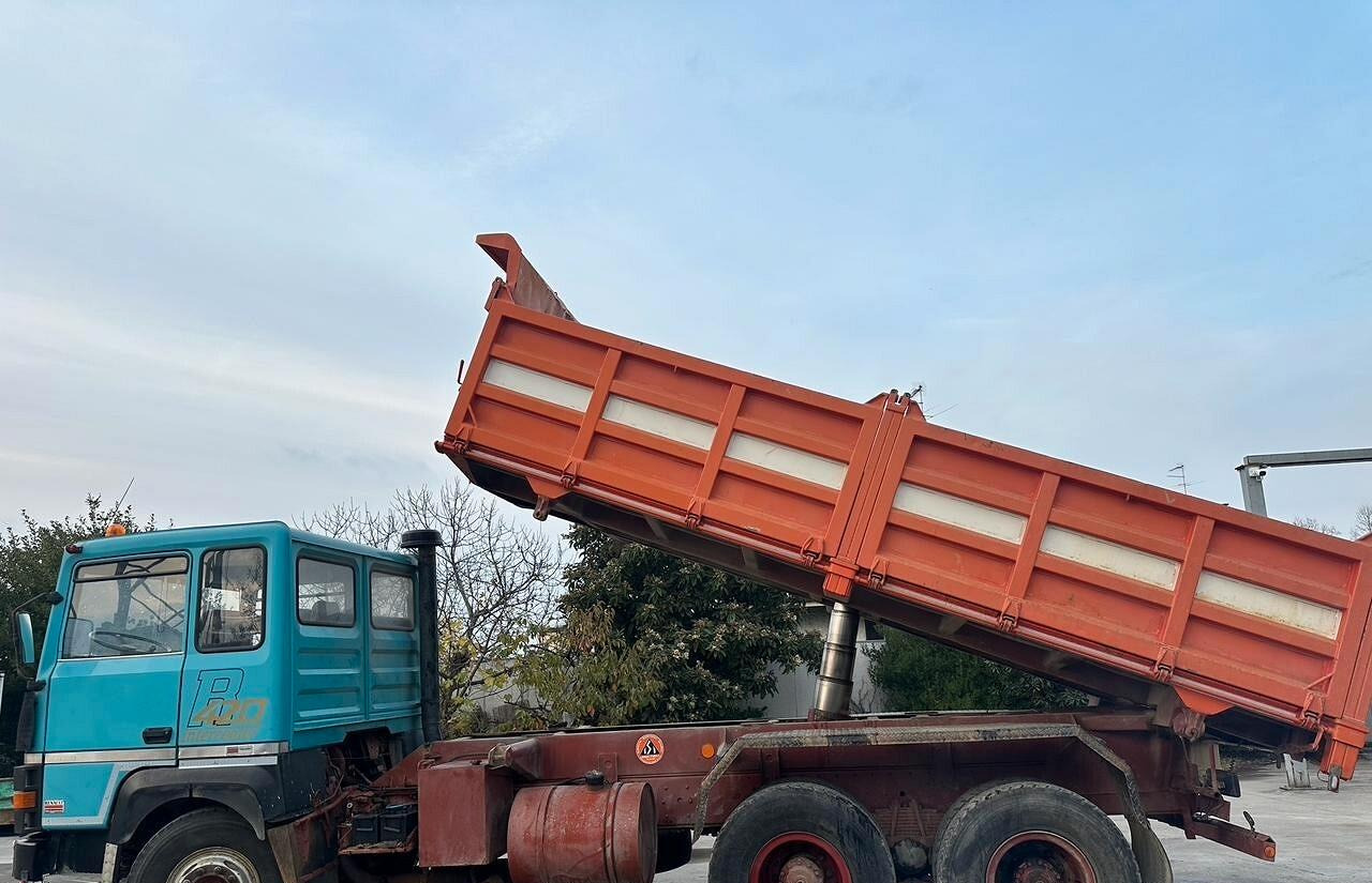 Самосвал Renault R420 3 assi ribaltabile: фото 13 Самосвал Renault R420 3 assi ribaltabile: фото 13