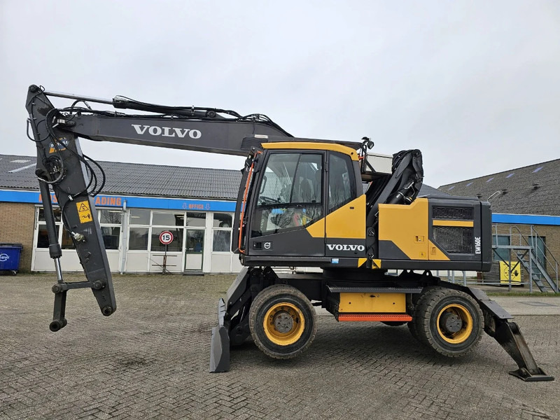 Volvo EW160E - Колёсный экскаватор: фото 2 Volvo EW160E - Колёсный экскаватор: фото 2