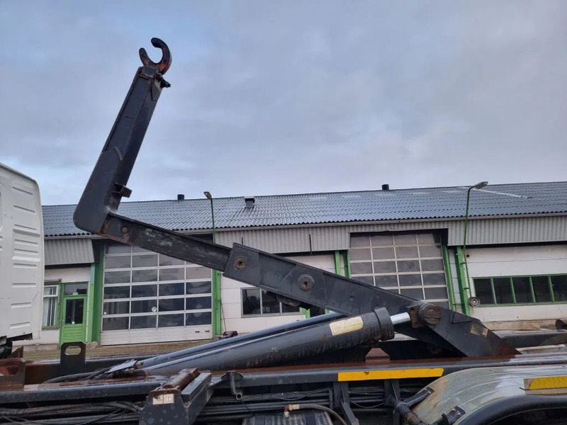 Самосвал Volvo FH 12.420 6x4 - Manual Gear - STEEL/STEEL - Big Axles - PTO: фото 17 Самосвал Volvo FH 12.420 6x4 - Manual Gear - STEEL/STEEL - Big Axles - PTO: фото 17