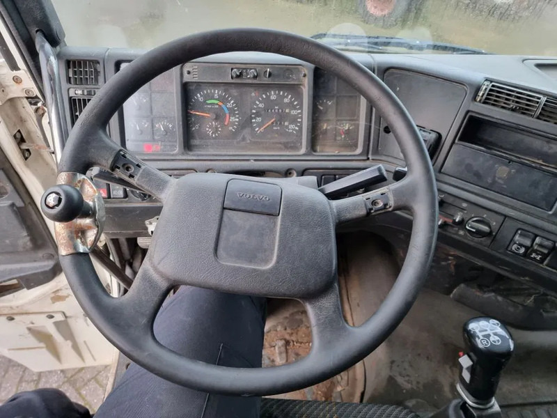 Самосвал Volvo FH 12.420 6x4 - Manual Gear - STEEL/STEEL - Big Axles - PTO: фото 11 Самосвал Volvo FH 12.420 6x4 - Manual Gear - STEEL/STEEL - Big Axles - PTO: фото 11