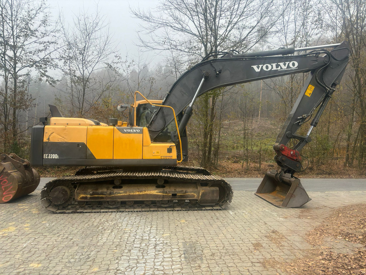 Volvo EC 220 DL - Гусеничный экскаватор: фото 2 Volvo EC 220 DL - Гусеничный экскаватор: фото 2