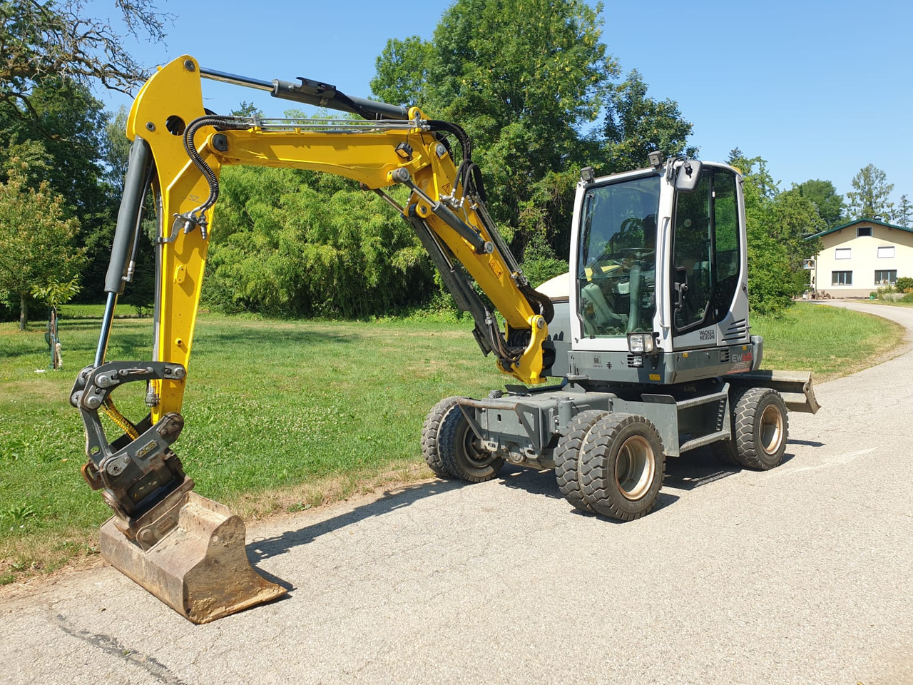 WACKER Neuson EW 65 - Колёсный экскаватор: фото 3 WACKER Neuson EW 65 - Колёсный экскаватор: фото 3