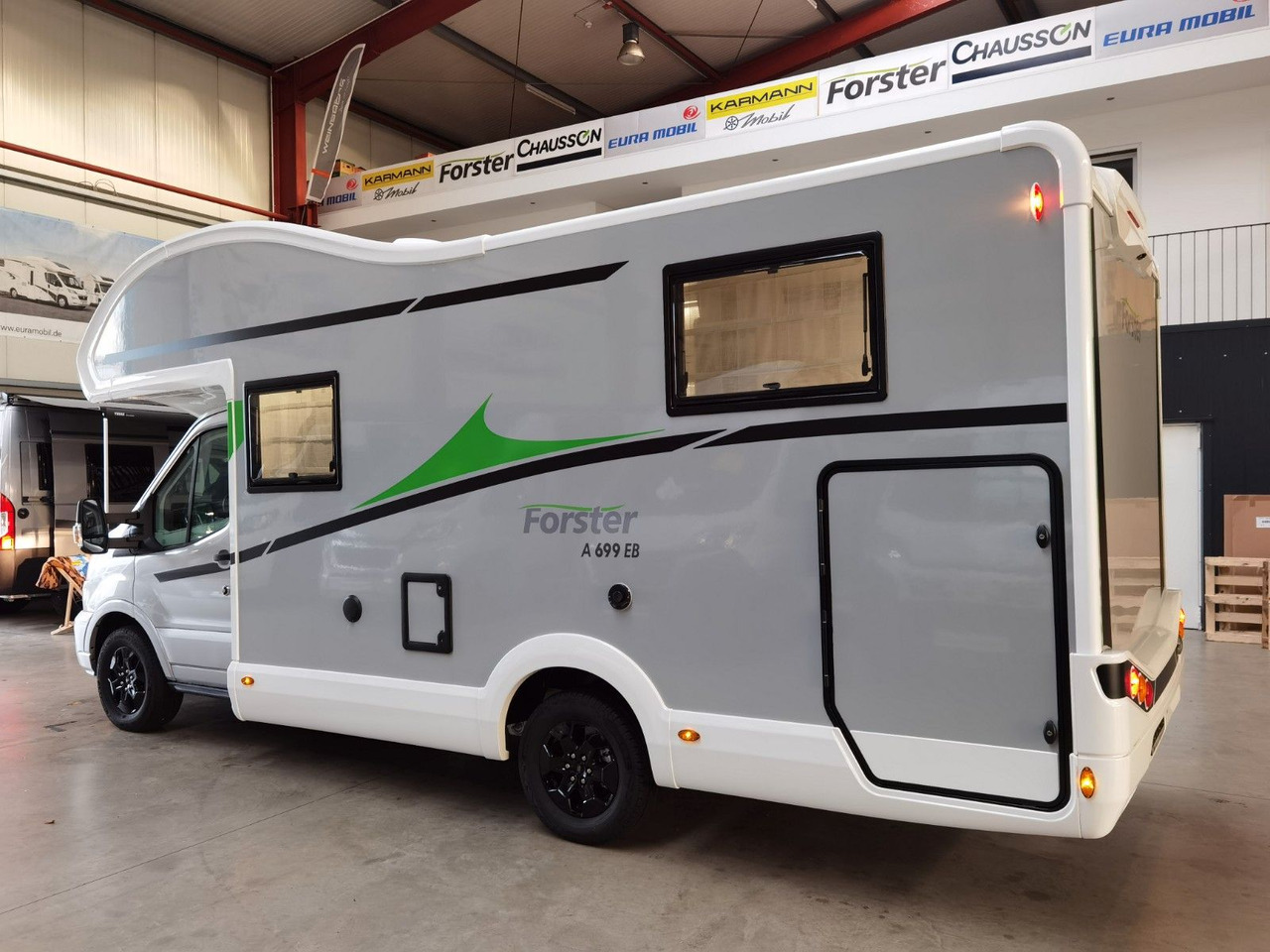 Альковный автодом Forster A 699 EB / - 2026 - / 165 PS - 8G / EINZELBETTEN: фото 5 Альковный автодом Forster A 699 EB / - 2026 - / 165 PS - 8G / EINZELBETTEN: фото 5