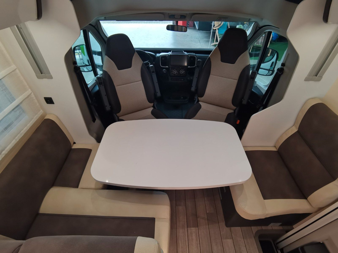 Полуинтегрированный автодом Forster T 745 EB / -2026-/ 140PS/ EINZELBETTEN & RAUMBAD: фото 15 Полуинтегрированный автодом Forster T 745 EB / -2026-/ 140PS/ EINZELBETTEN & RAUMBAD: фото 15