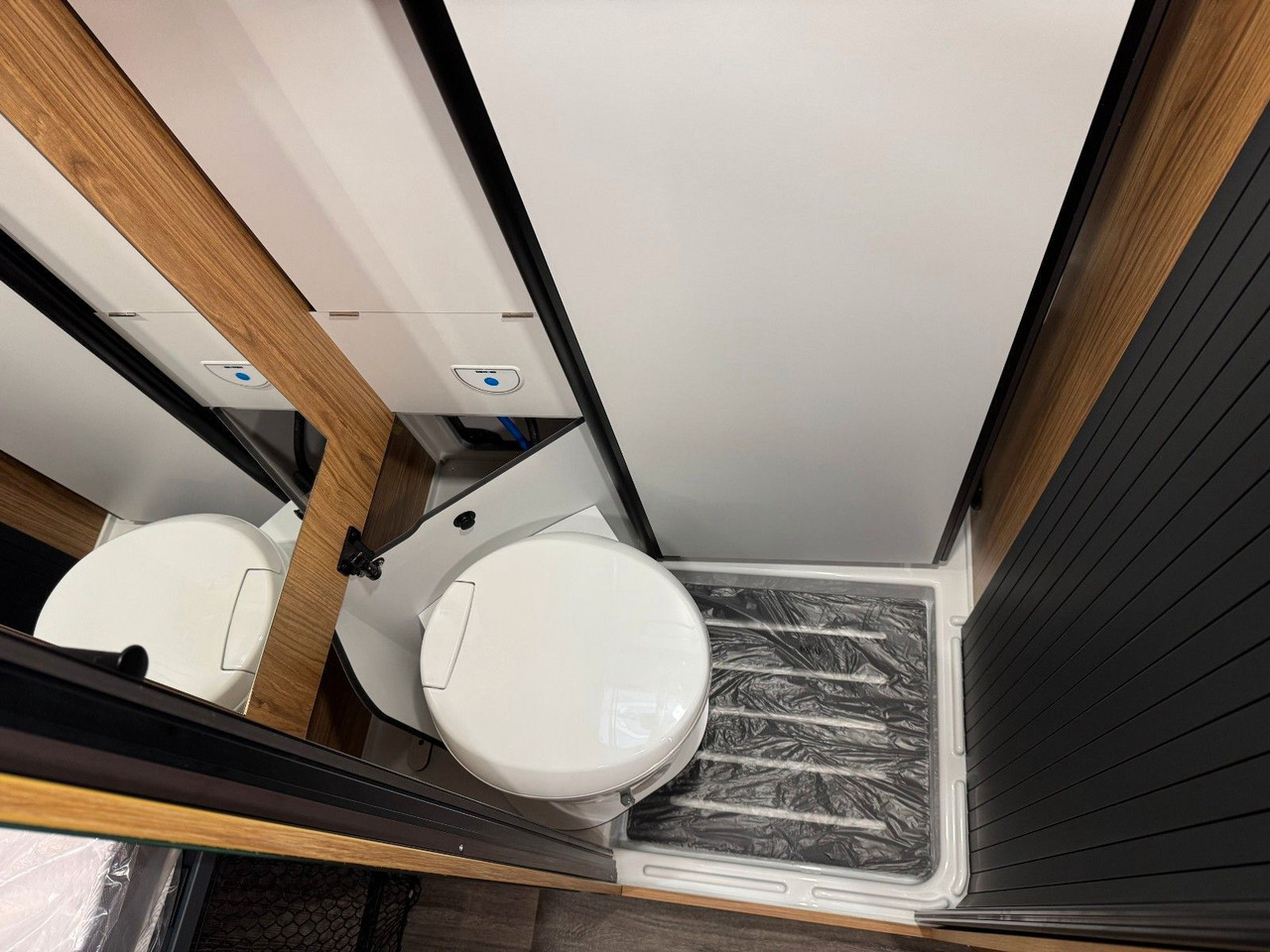 Кастенваген Karmann DEXTER 580 / MODELL 2026 / CONCEPT PLUS-PAKET: фото 23 Кастенваген Karmann DEXTER 580 / MODELL 2026 / CONCEPT PLUS-PAKET: фото 23