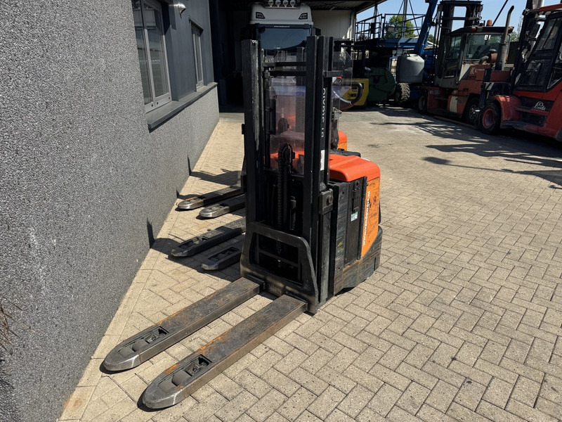 Штабелер BT SPE125L: фото 7 Штабелер BT SPE125L: фото 7