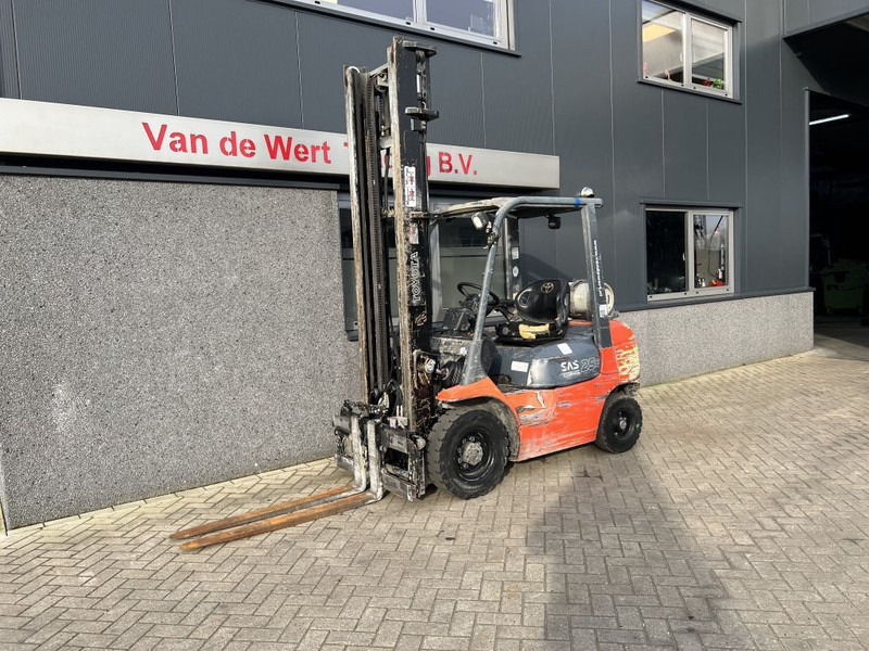 Toyota 42 7FGF 25 - Газовый погрузчик: фото 5 Toyota 42 7FGF 25 - Газовый погрузчик: фото 5