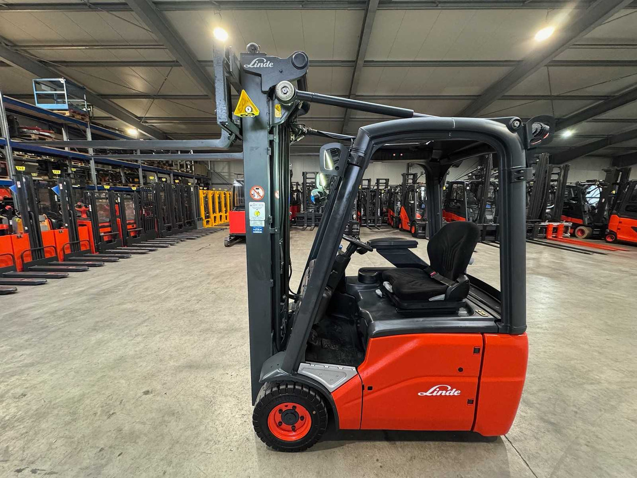 12/2015 SERVICE + UVV 12/2026 LINDE E16C TRIPLEX 522CM ELECTRIC FORKLIFT 7,420 HOURS - Вилочный погрузчик: фото 1 12/2015 SERVICE + UVV 12/2026 LINDE E16C TRIPLEX 522CM ELECTRIC FORKLIFT 7,420 HOURS - Вилочный погрузчик: фото 1