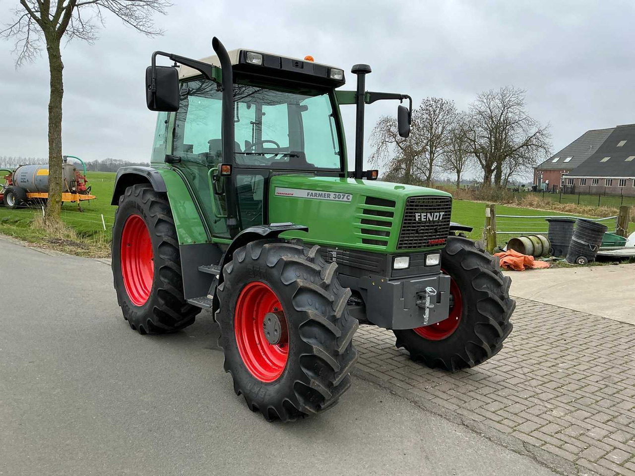 1999 FENDT FARMER 307C ALL-WHEEL DRIVE FARM TRACTOR - Трактор: фото 5 1999 FENDT FARMER 307C ALL-WHEEL DRIVE FARM TRACTOR - Трактор: фото 5