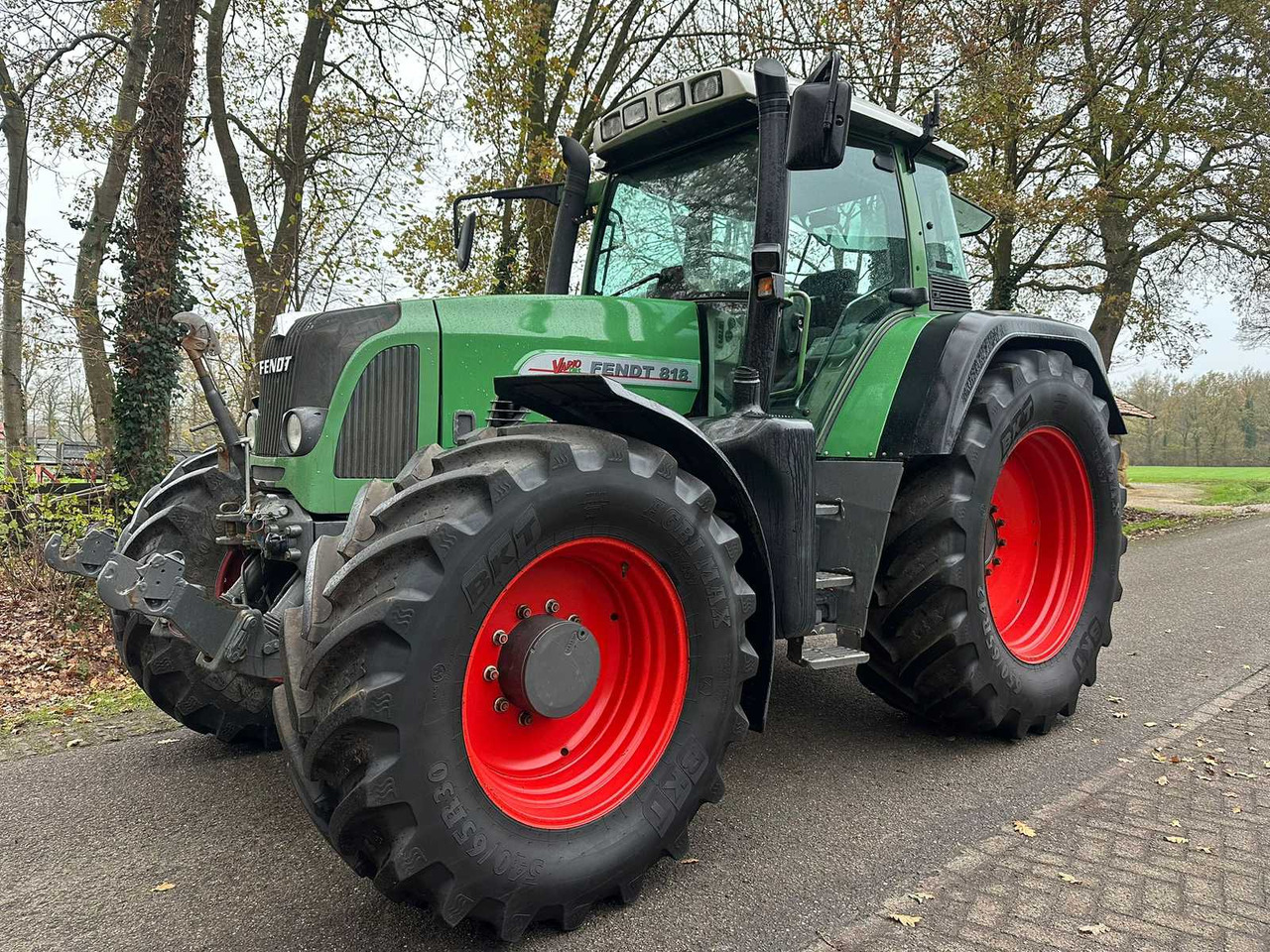 2006 FENDT 818 VARIO TMS ALL-WHEEL DRIVE FARM TRACTOR - Трактор: фото 1 2006 FENDT 818 VARIO TMS ALL-WHEEL DRIVE FARM TRACTOR - Трактор: фото 1