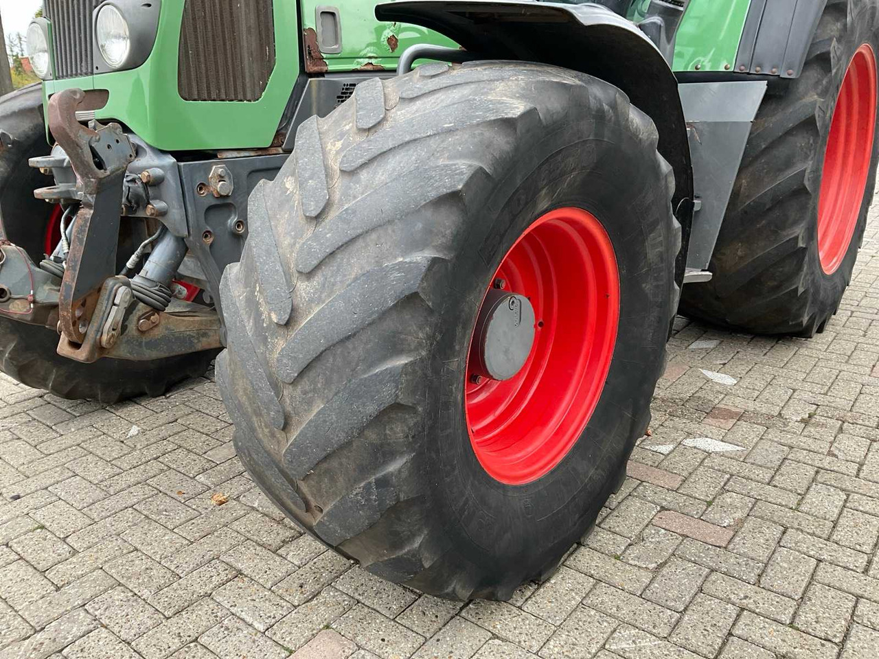 Трактор 2008 FENDT 412 VARIO TMS ALL-WHEEL DRIVE AGRICULTURAL TRACTOR: фото 11 Трактор 2008 FENDT 412 VARIO TMS ALL-WHEEL DRIVE AGRICULTURAL TRACTOR: фото 11