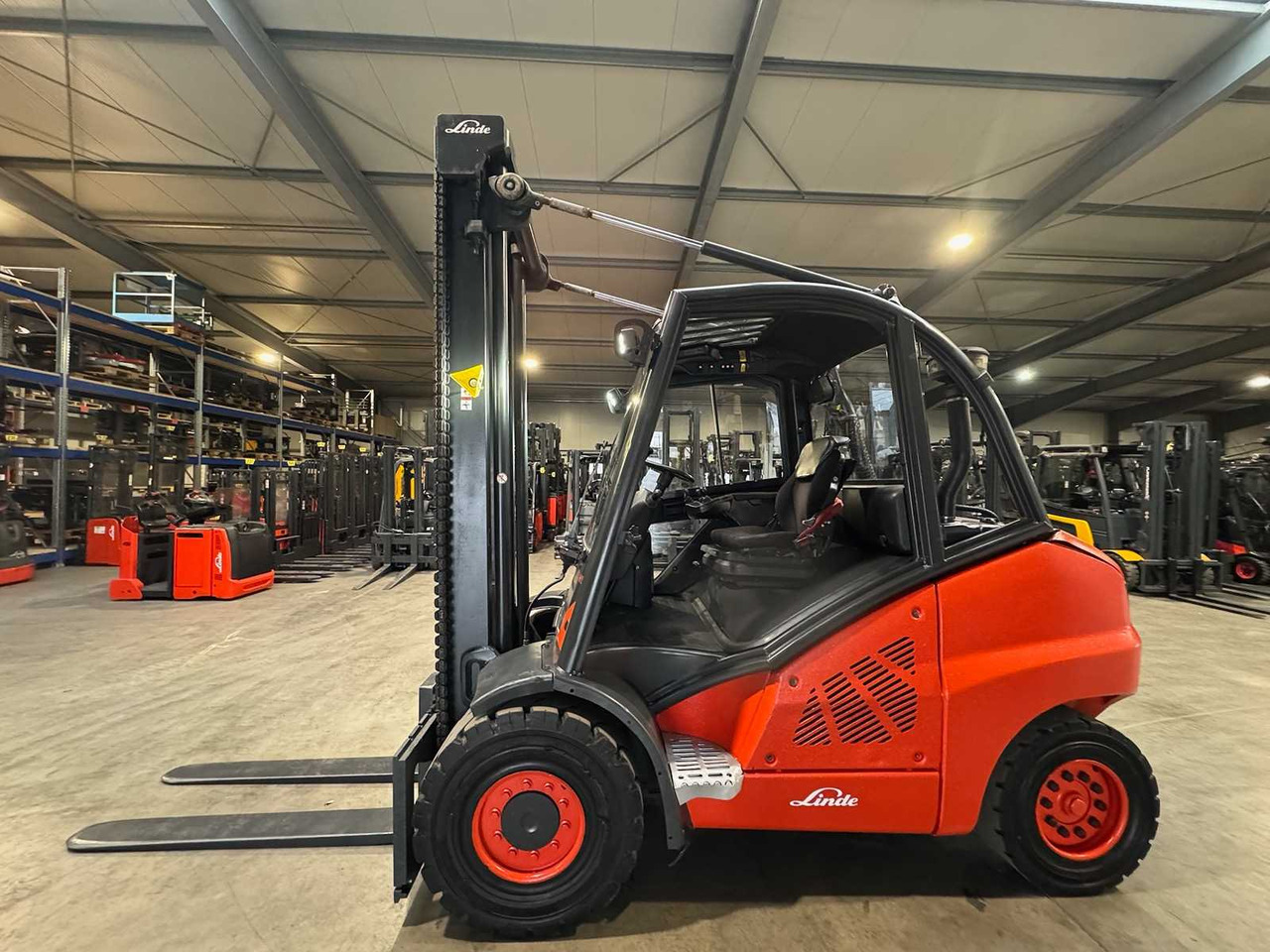 2011 LINDE H50D 5.000KG 3.+4TH VALVE DIESEL FORKLIFT FORKLIFT - Вилочный погрузчик: фото 1 2011 LINDE H50D 5.000KG 3.+4TH VALVE DIESEL FORKLIFT FORKLIFT - Вилочный погрузчик: фото 1