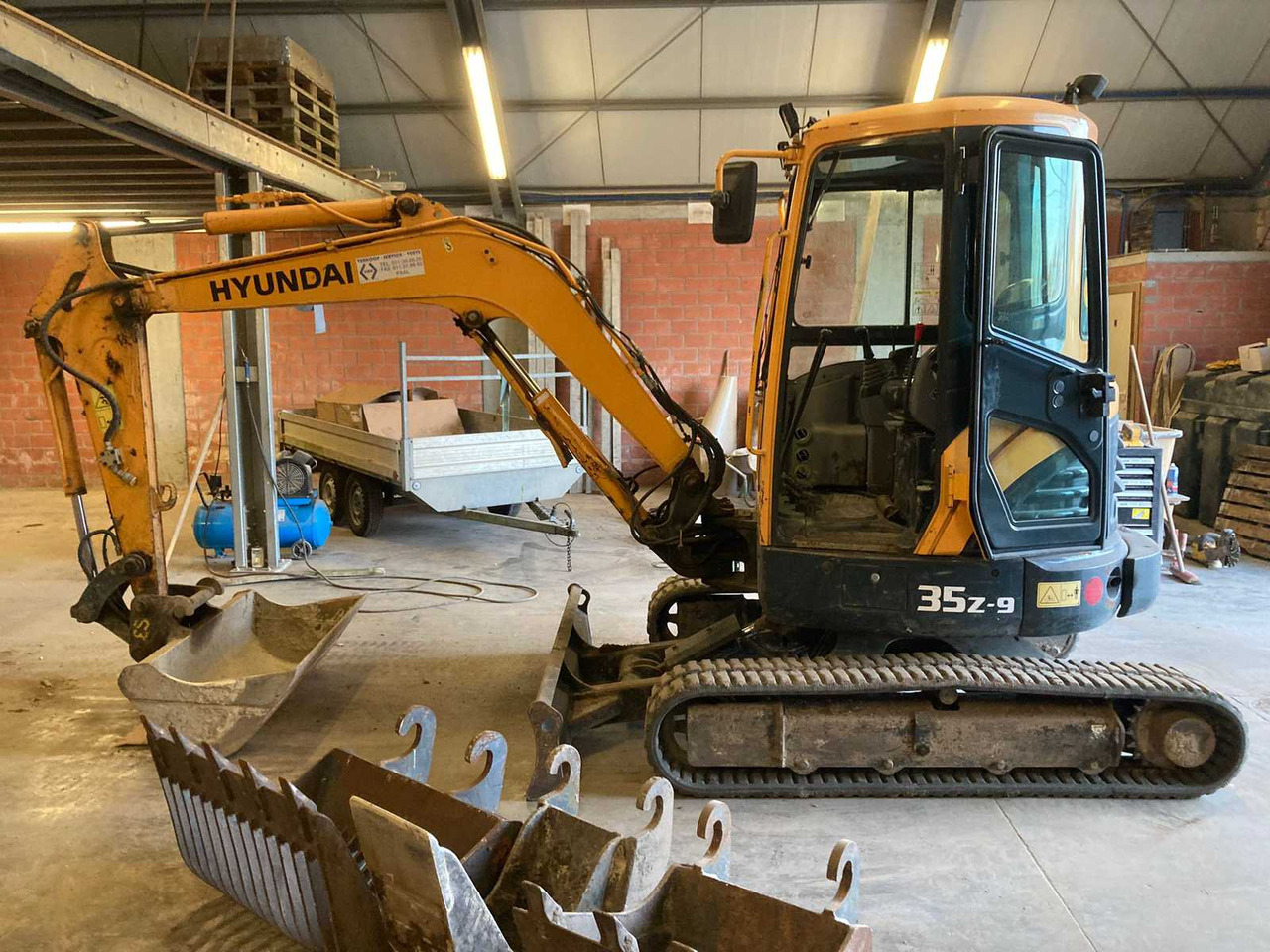 2014 HYUNDAI R35Z-9 CRAWLER EXCAVATOR - Экскаватор: фото 2 2014 HYUNDAI R35Z-9 CRAWLER EXCAVATOR - Экскаватор: фото 2