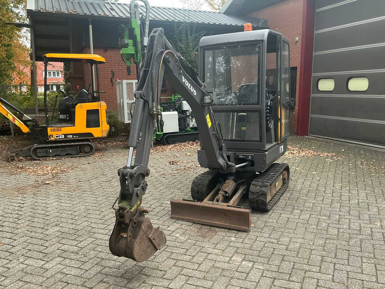 2015 VOLVO EC-18D MINI EXCAVATOR - Мини-экскаватор: фото 2 2015 VOLVO EC-18D MINI EXCAVATOR - Мини-экскаватор: фото 2