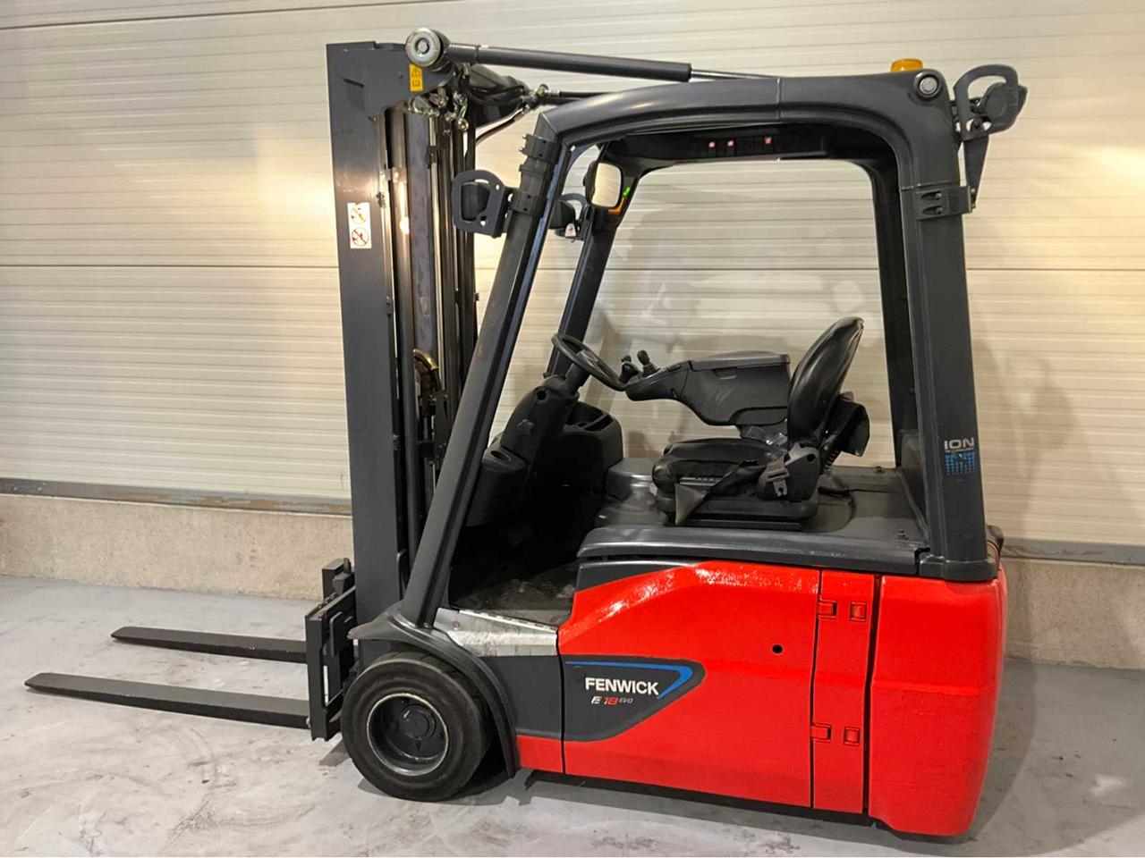 2017 LINDE E18-02 1800KG LI-ION 4171HOUR FORKLIFT - Вилочный погрузчик: фото 3 2017 LINDE E18-02 1800KG LI-ION 4171HOUR FORKLIFT - Вилочный погрузчик: фото 3
