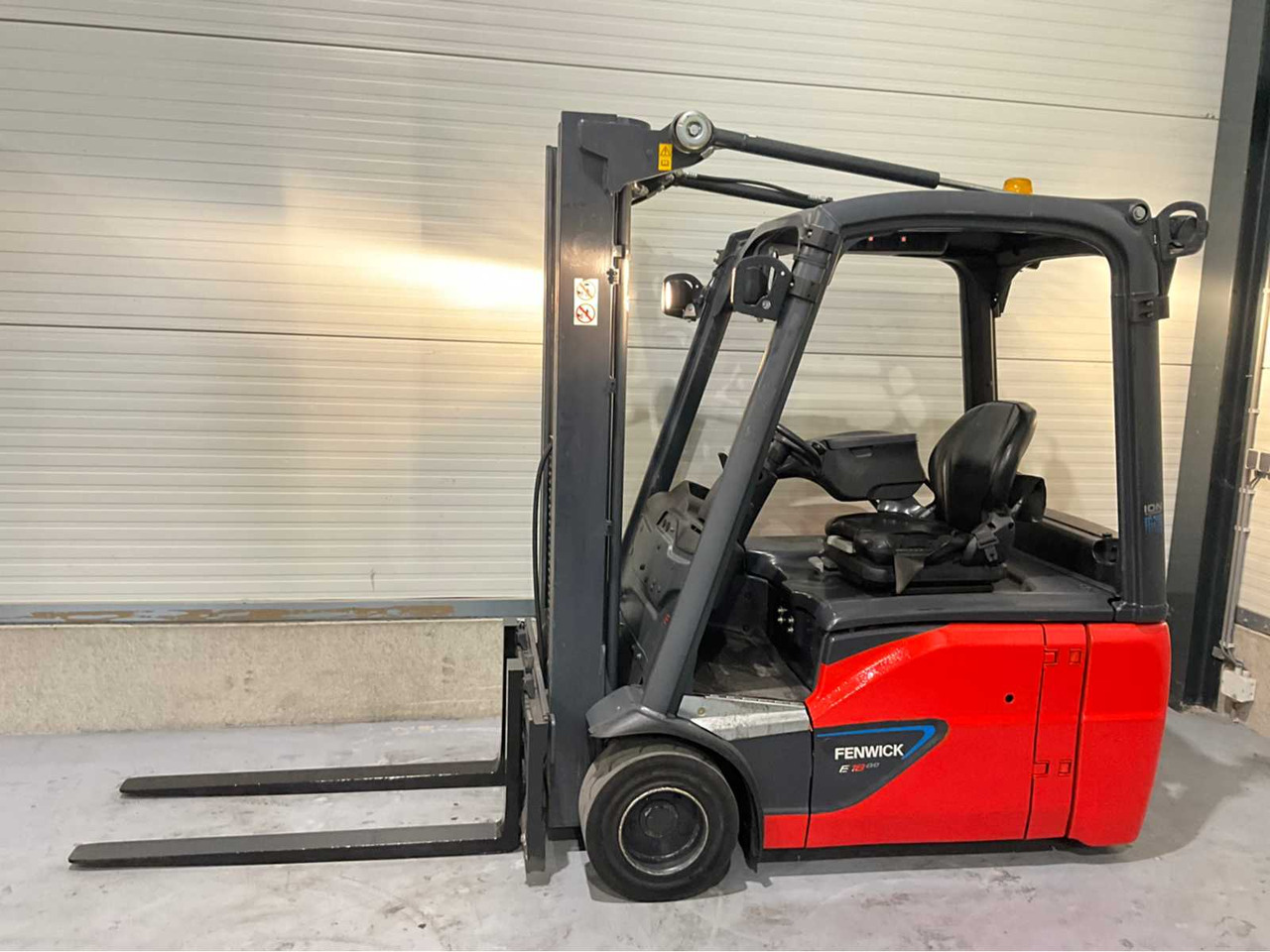 2017 LINDE E18-02 1800KG LI-ION 4171HOUR FORKLIFT - Вилочный погрузчик: фото 2 2017 LINDE E18-02 1800KG LI-ION 4171HOUR FORKLIFT - Вилочный погрузчик: фото 2