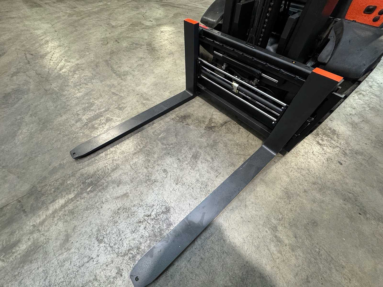 2017 SERVICE + UVV 11/2026 LINDE H30D EVO 3,000KG DUPLEX FREE LIFT 3RD + 4TH VALVE FORK ADJUSTER DIESEL FORKLIFT FORKLIFT 4,702 HOURS. - Вилочный погрузчик: фото 4 2017 SERVICE + UVV 11/2026 LINDE H30D EVO 3,000KG DUPLEX FREE LIFT 3RD + 4TH VALVE FORK ADJUSTER DIESEL FORKLIFT FORKLIFT 4,702 HOURS. - Вилочный погрузчик: фото 4