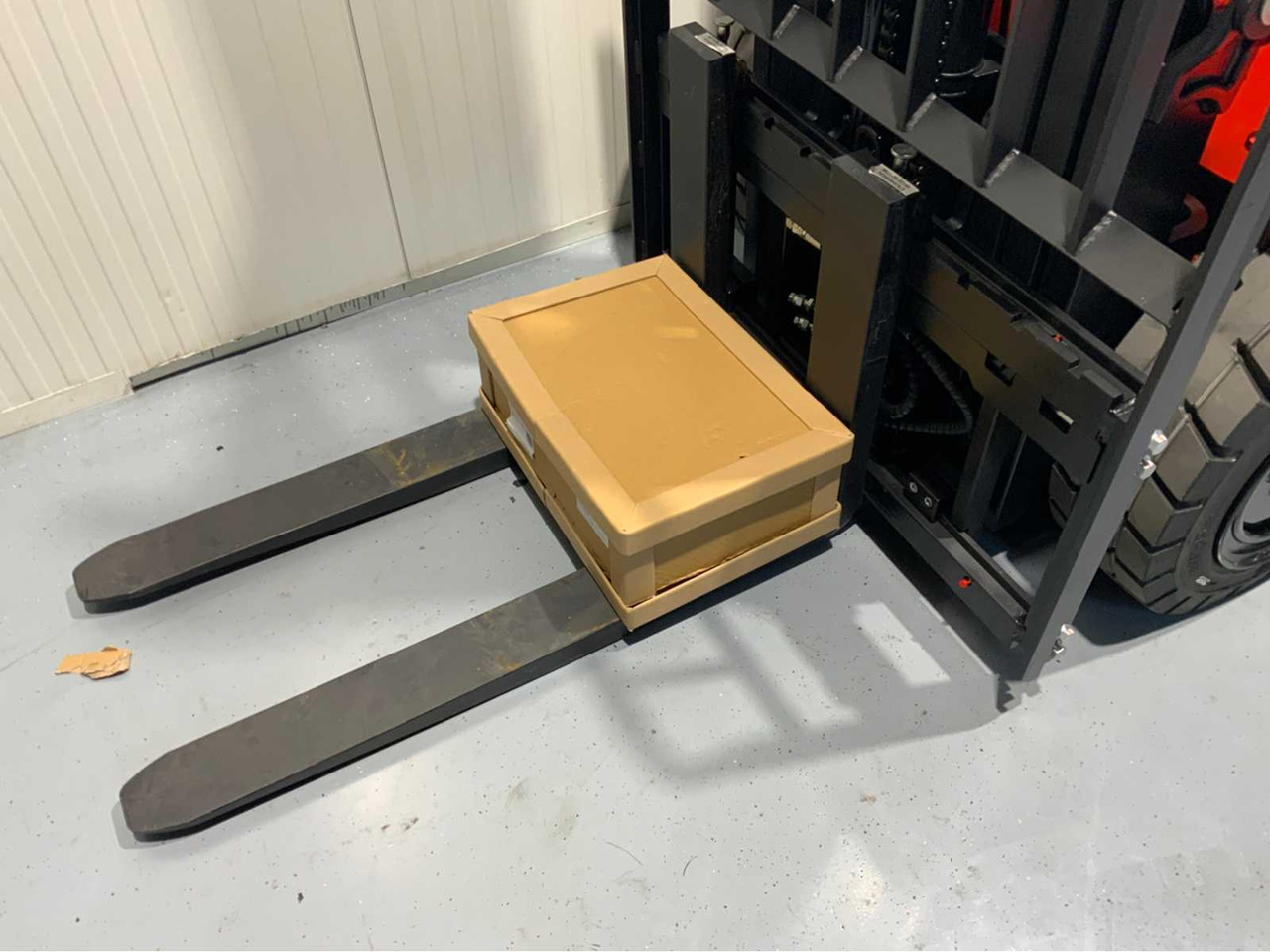 Вилочный погрузчик EP 3500KG LIFTING CAPACITY- 4.8 METER PLYWOOD, FREE-LIFT, SIDE-SHIFT FORKLIFT: фото 9 Вилочный погрузчик EP 3500KG LIFTING CAPACITY- 4.8 METER PLYWOOD, FREE-LIFT, SIDE-SHIFT FORKLIFT: фото 9