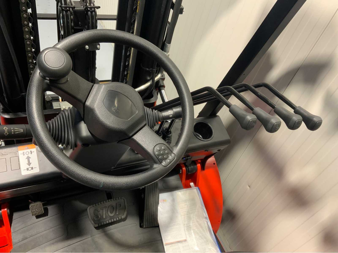 Вилочный погрузчик EP 3500KG LIFTING CAPACITY- 4.8 METER PLYWOOD, FREE-LIFT, SIDE-SHIFT FORKLIFT: фото 10 Вилочный погрузчик EP 3500KG LIFTING CAPACITY- 4.8 METER PLYWOOD, FREE-LIFT, SIDE-SHIFT FORKLIFT: фото 10