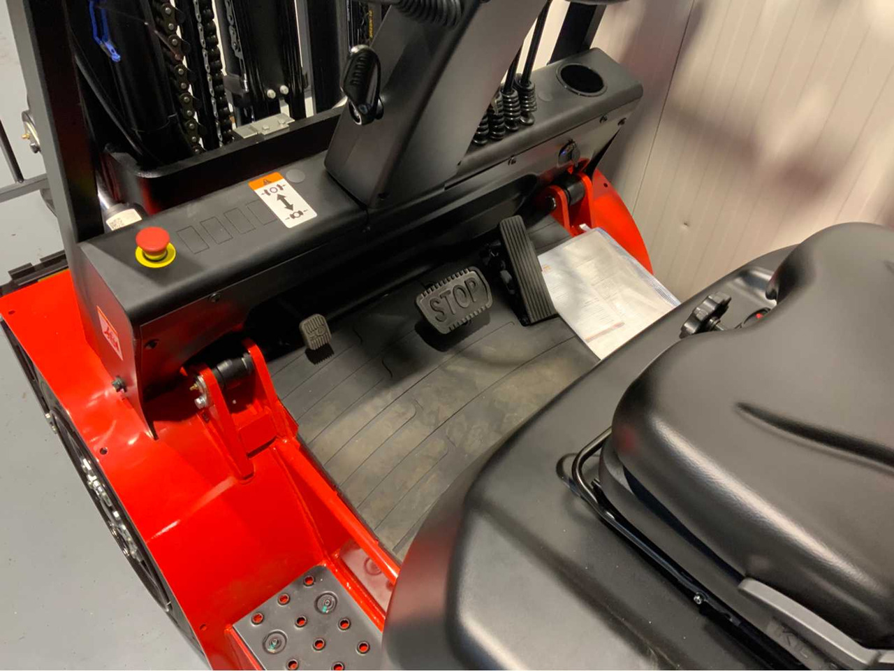 Вилочный погрузчик EP 3500KG LIFTING CAPACITY- 4.8 METER PLYWOOD, FREE-LIFT, SIDE-SHIFT FORKLIFT: фото 11 Вилочный погрузчик EP 3500KG LIFTING CAPACITY- 4.8 METER PLYWOOD, FREE-LIFT, SIDE-SHIFT FORKLIFT: фото 11