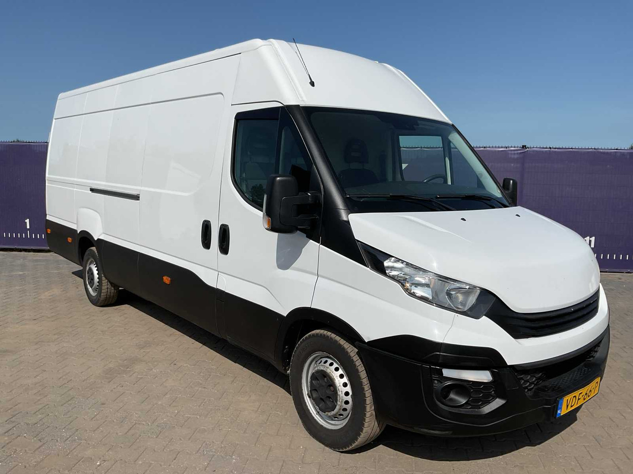 2016 - IVECO - DAILY - 35S14V 2.3 410 H2 - COMMERCIAL VEHICLE - Фургон: фото 2 2016 - IVECO - DAILY - 35S14V 2.3 410 H2 - COMMERCIAL VEHICLE - Фургон: фото 2