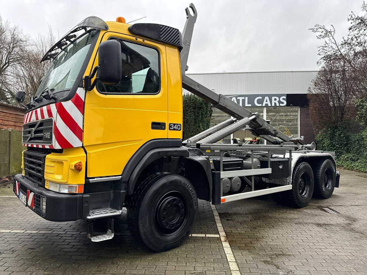 VOLVO FM12 6X6R CONTAINER HOOK SYSTEM 2001 - Грузовик: фото 4 VOLVO FM12 6X6R CONTAINER HOOK SYSTEM 2001 - Грузовик: фото 4