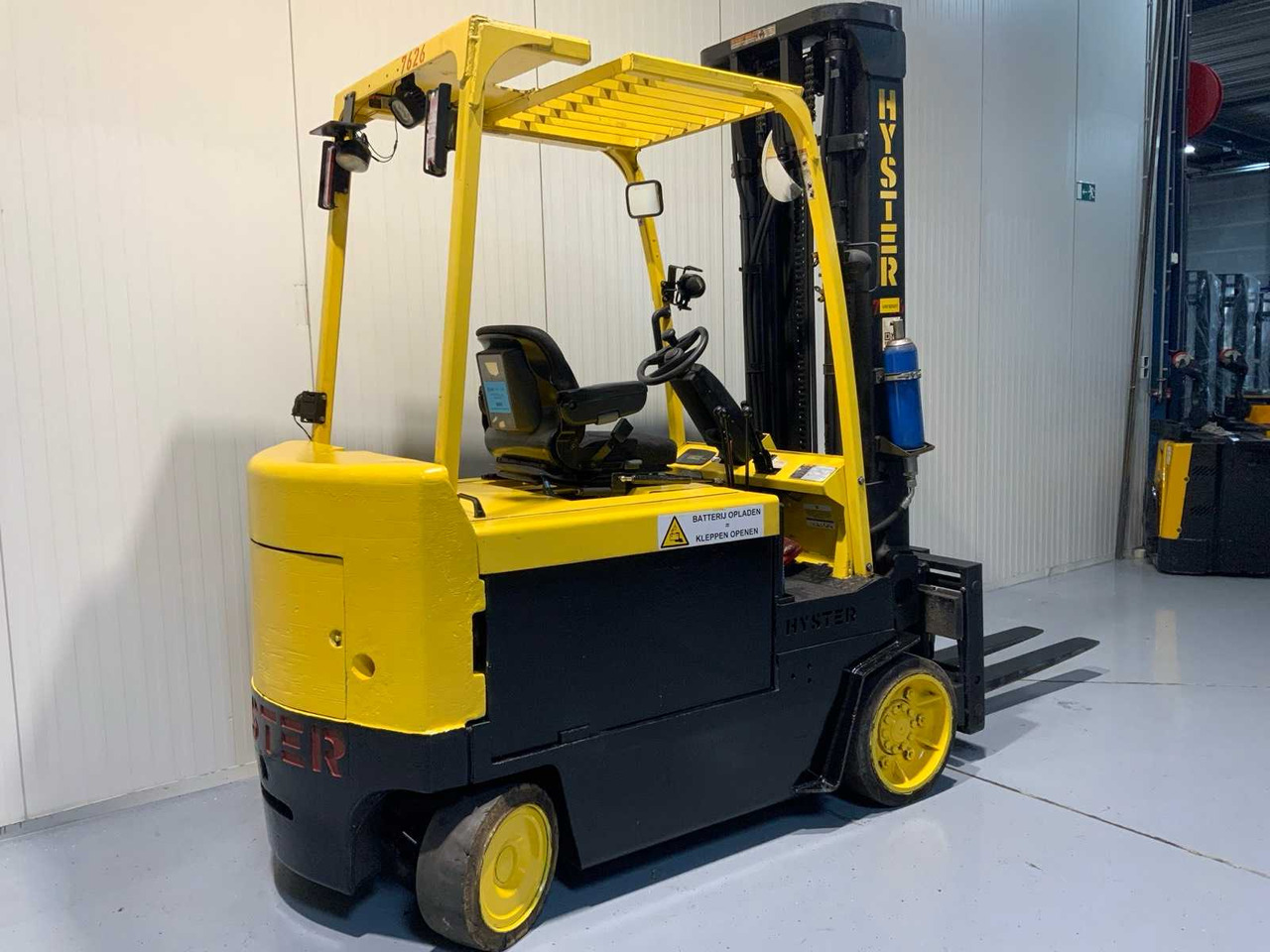 HYSTER E4.00XL FORKLIFT FORK POSITIONER, SIDE SHIFT, BLUESPOT, ACCUMULATOR - Вилочный погрузчик: фото 4 HYSTER E4.00XL FORKLIFT FORK POSITIONER, SIDE SHIFT, BLUESPOT, ACCUMULATOR - Вилочный погрузчик: фото 4