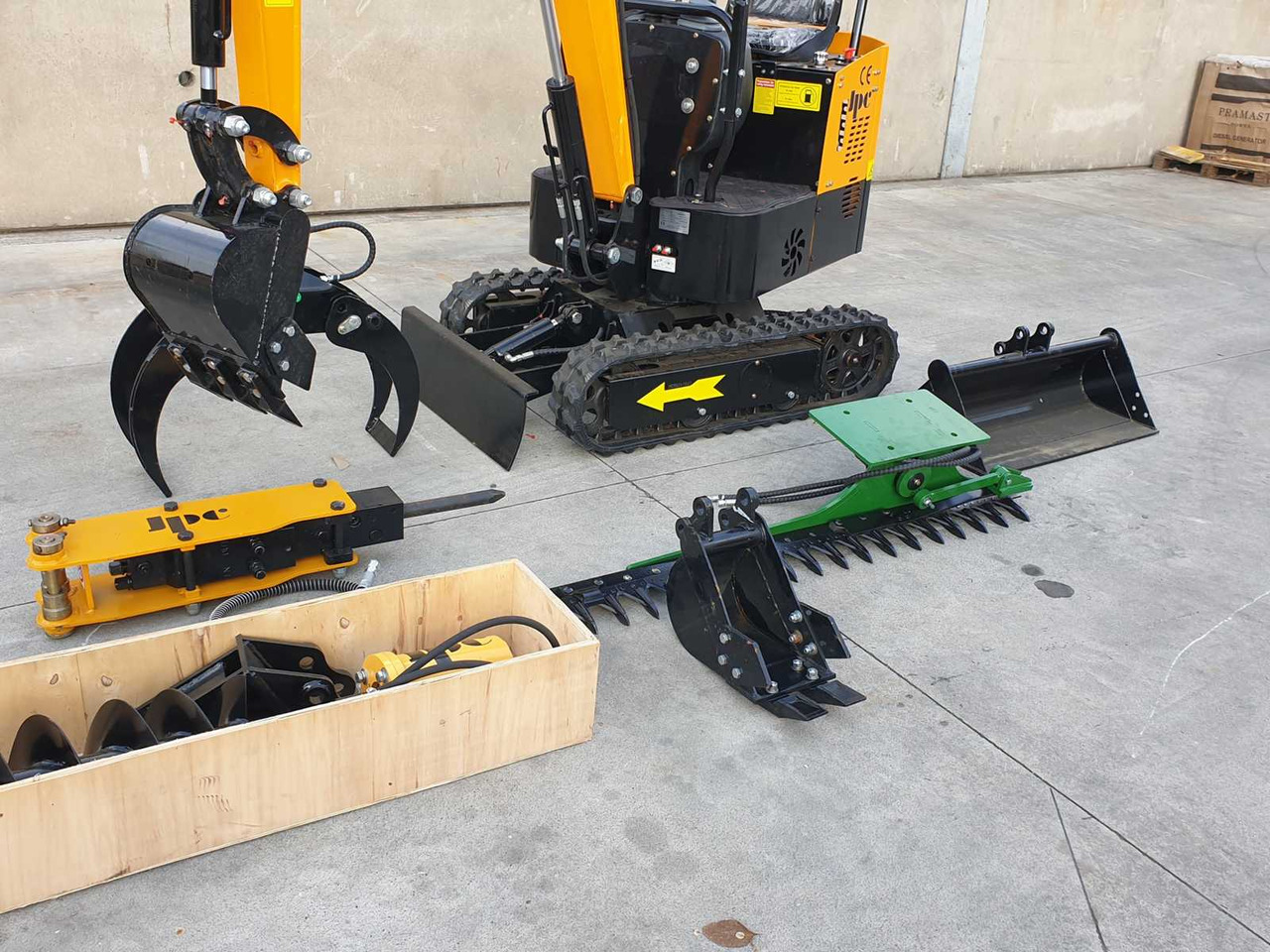 JPC HT12 MINI EXCAVATOR WITH ATTACHMENTS - Мини-экскаватор: фото 2 JPC HT12 MINI EXCAVATOR WITH ATTACHMENTS - Мини-экскаватор: фото 2