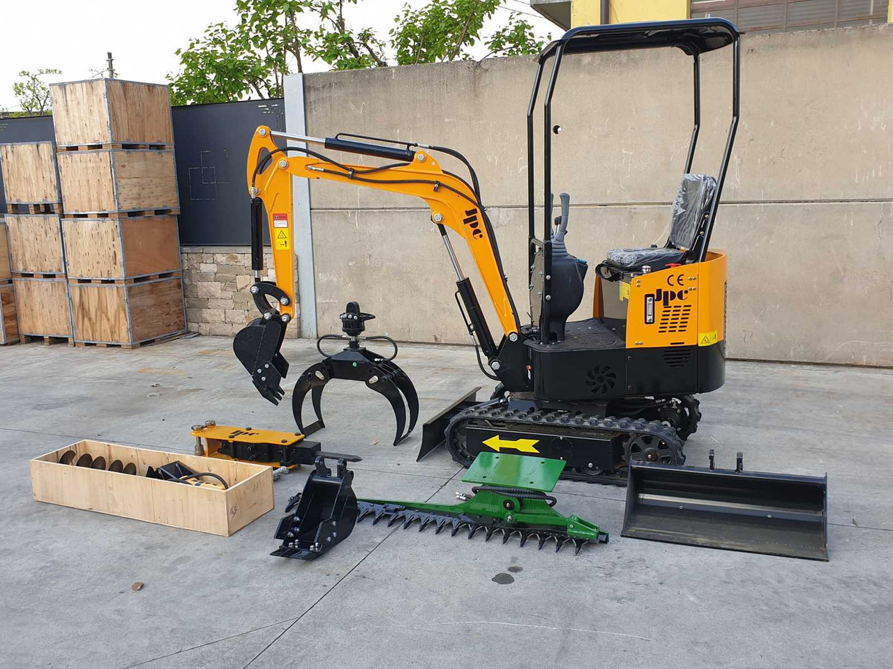 JPC HT12 MINI EXCAVATOR WITH ATTACHMENTS - Мини-экскаватор: фото 1 JPC HT12 MINI EXCAVATOR WITH ATTACHMENTS - Мини-экскаватор: фото 1