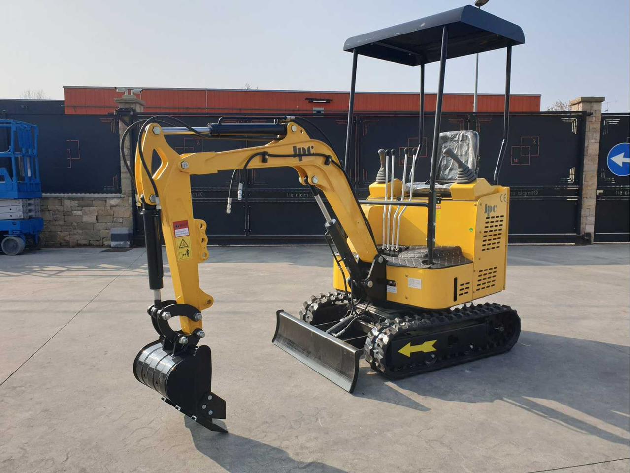 JPC HT15 MINI EXCAVATOR - Мини-экскаватор: фото 1 JPC HT15 MINI EXCAVATOR - Мини-экскаватор: фото 1