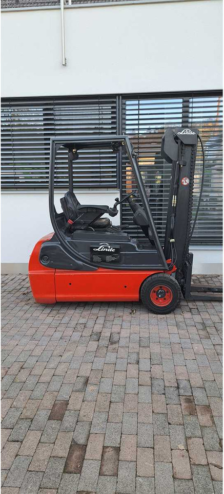 LINDE - E18C-02 - 2004 - FORKLIFT TRUCKS - Вилочный погрузчик: фото 1 LINDE - E18C-02 - 2004 - FORKLIFT TRUCKS - Вилочный погрузчик: фото 1